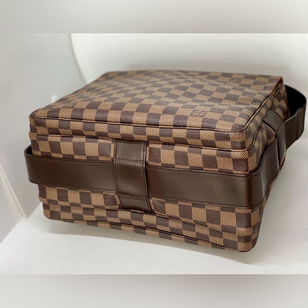 Authentic Louis Vuitton Damier Ebene Crossbody - Picture 6 of 15
